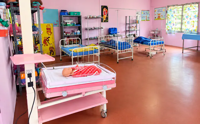 Obstetrical and gynaecological nursing laboratory with a newborn care unit